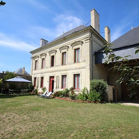 Domaine Des Roses Bed & Breakfast Vaudelnay ภายนอก รูปภาพ