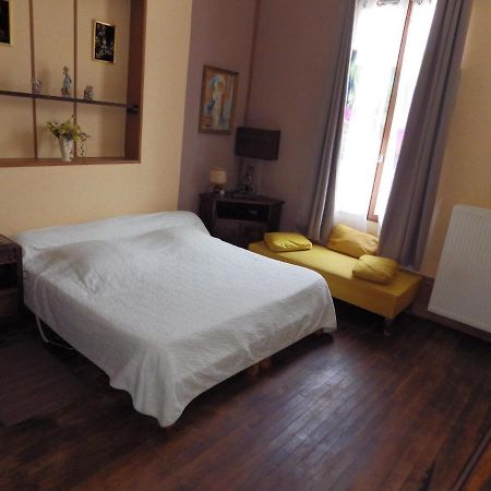 Domaine Des Roses Bed & Breakfast Vaudelnay ภายนอก รูปภาพ