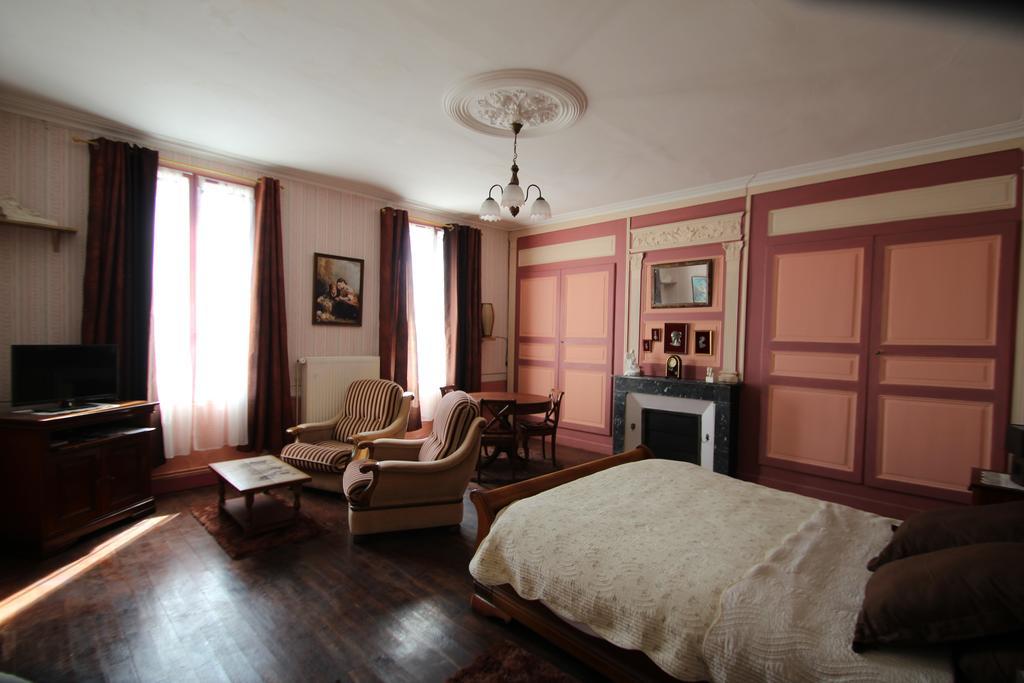 Domaine Des Roses Bed & Breakfast Vaudelnay ห้อง รูปภาพ