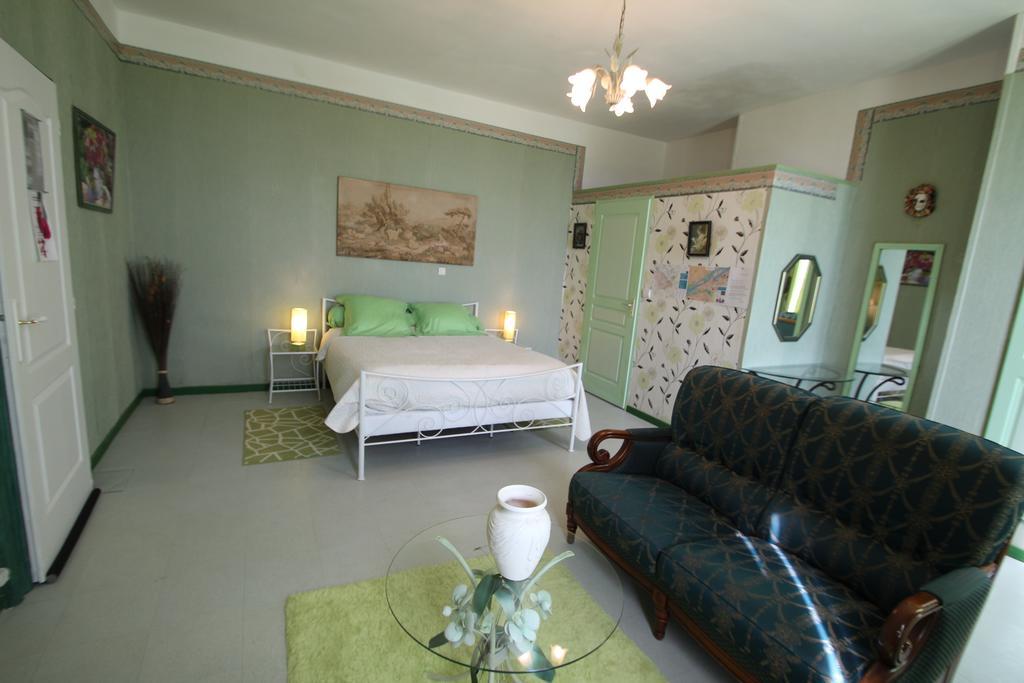 Domaine Des Roses Bed & Breakfast Vaudelnay ห้อง รูปภาพ