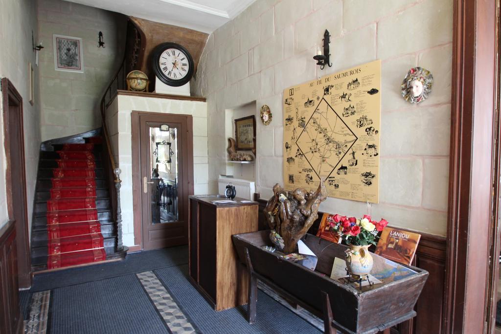 Domaine Des Roses Bed & Breakfast Vaudelnay ภายนอก รูปภาพ