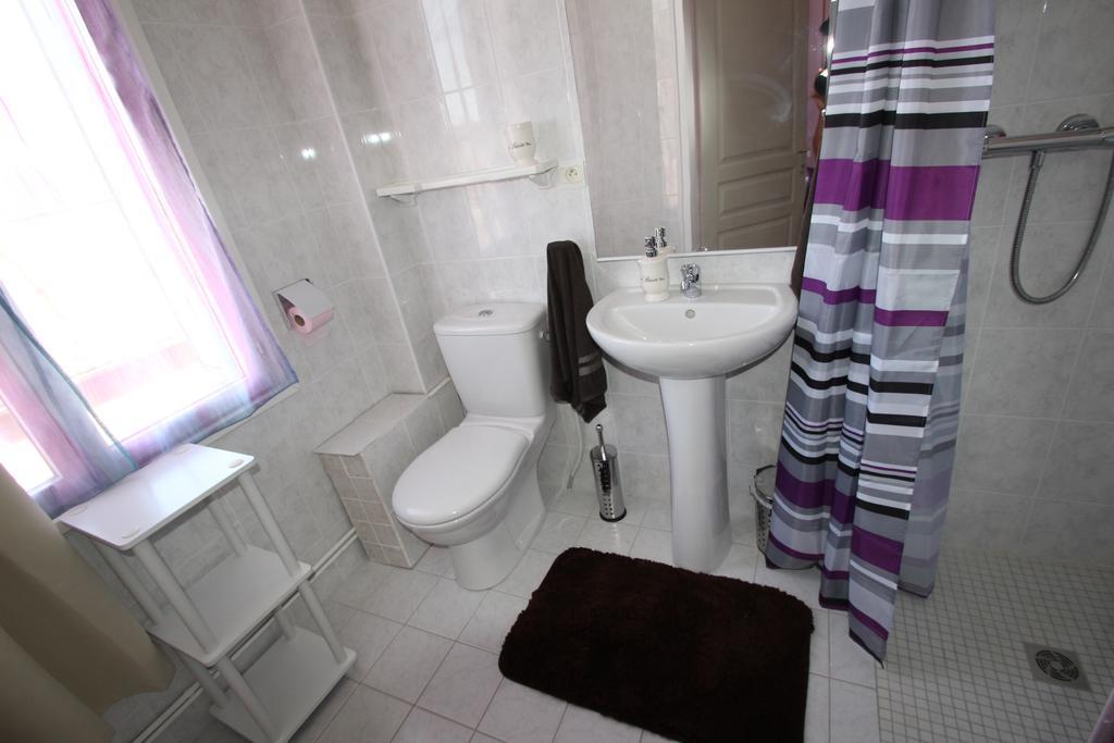 Domaine Des Roses Bed & Breakfast Vaudelnay ภายนอก รูปภาพ