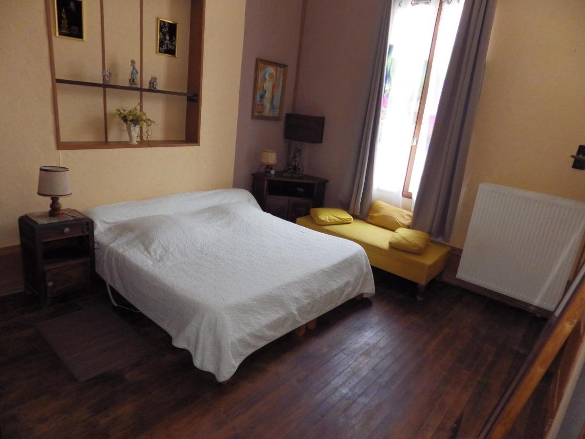 Domaine Des Roses Bed & Breakfast Vaudelnay ภายนอก รูปภาพ